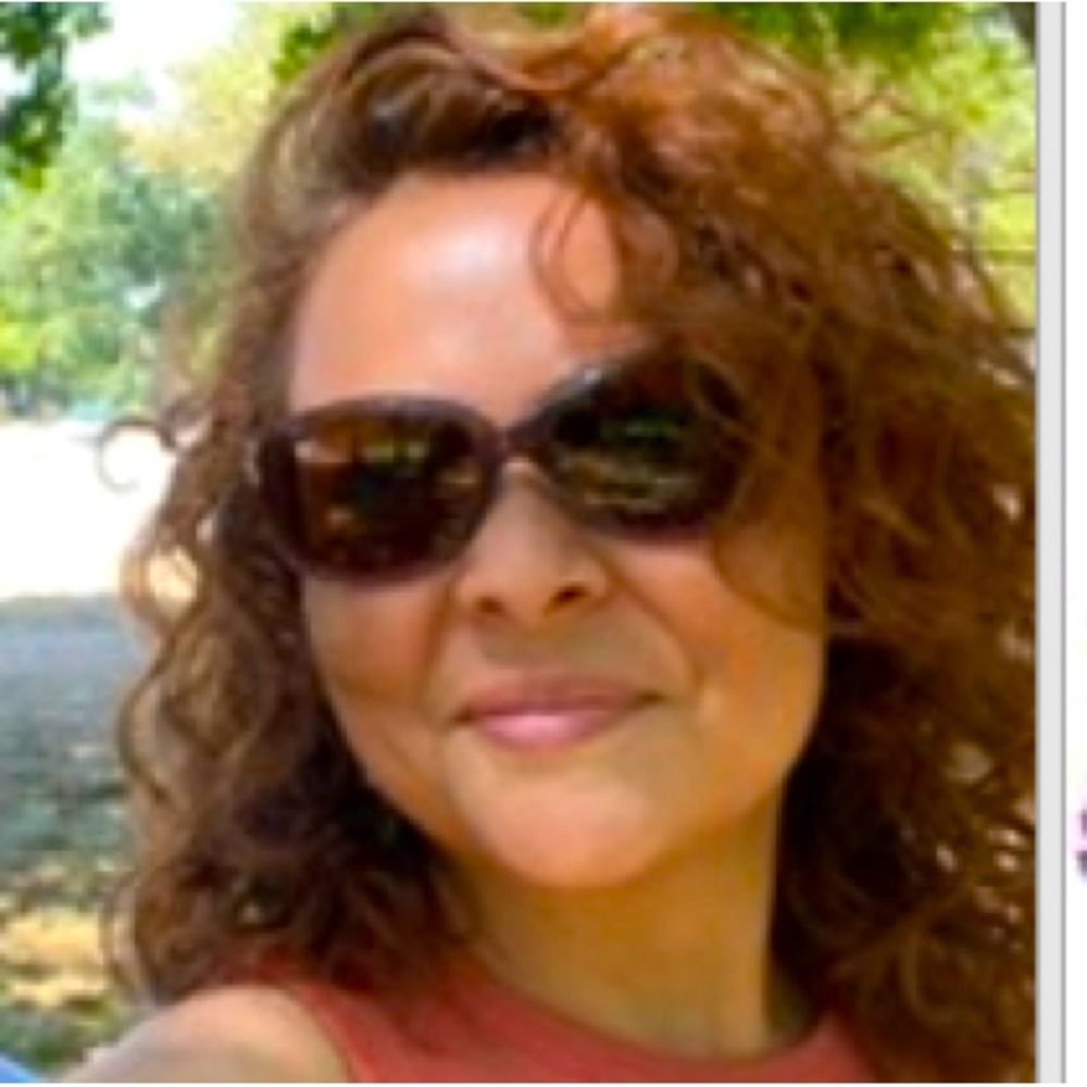 Meet your Posher, Dania